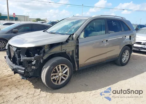 2015 Kia Sorento Lx z USA, uszkodzony, nr VIN 5XYKT3A64FG657620